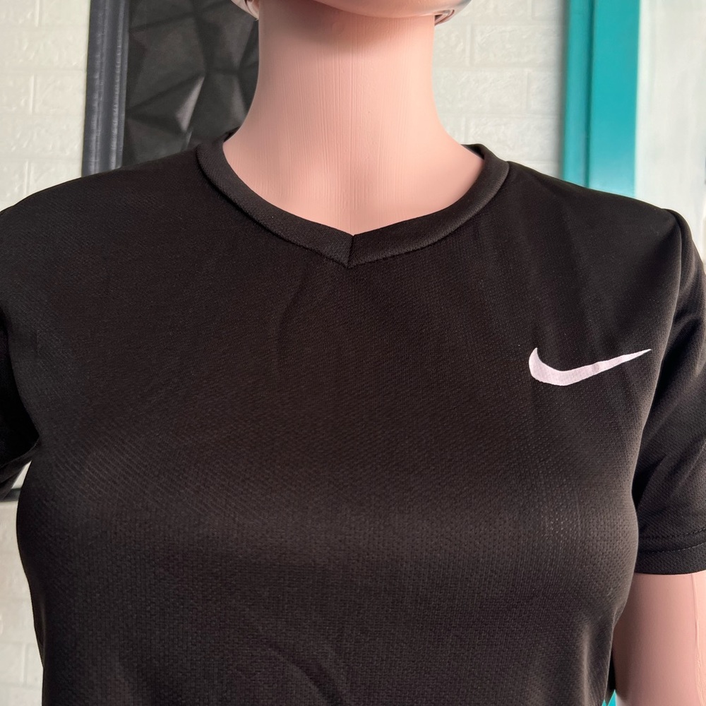 T-shirt - Picture 2 of 5